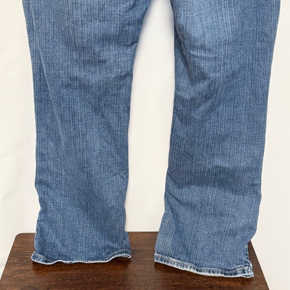 Levi’s relaxed boot cut 550 Jean women size 16 medium - has been hemmed - Picture 8 of 11